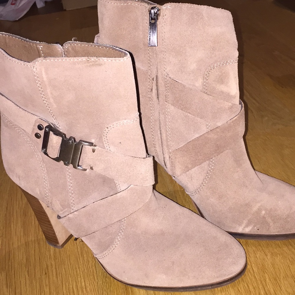 vince camuto camel ankle boots